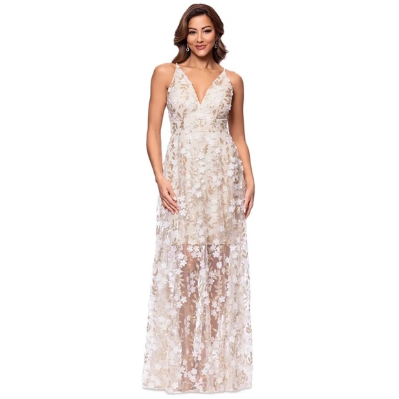 Xscape Dresses & Skirts - NWT Xscape 3D Floral V-Neck Gown - size 2